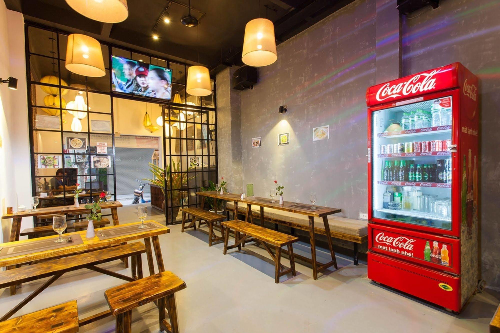 Luxury Backpakers Hotel Hanoi Exterior photo