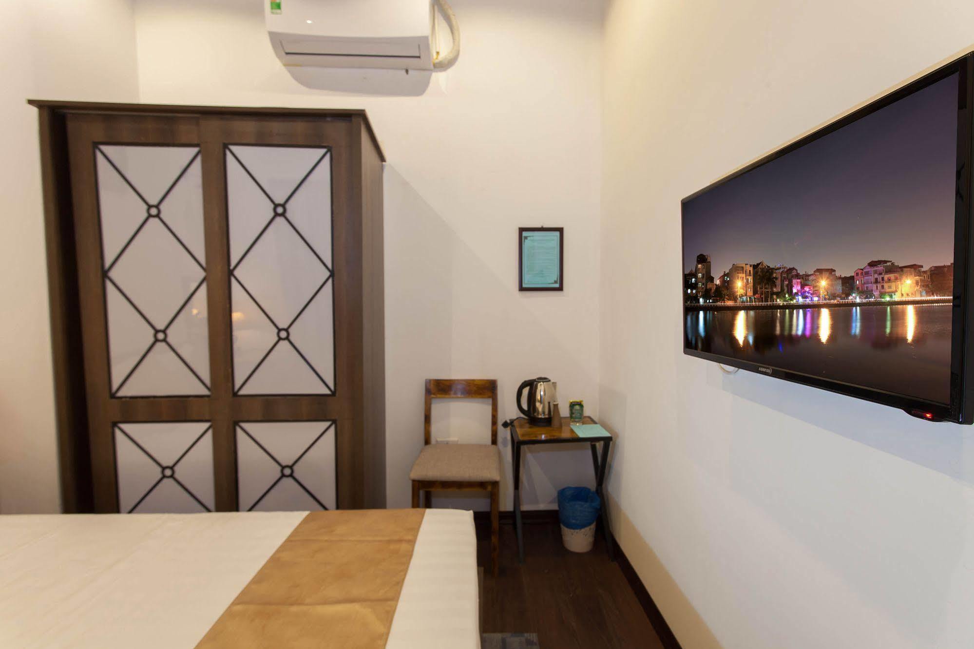 Luxury Backpakers Hotel Hanoi Exterior photo