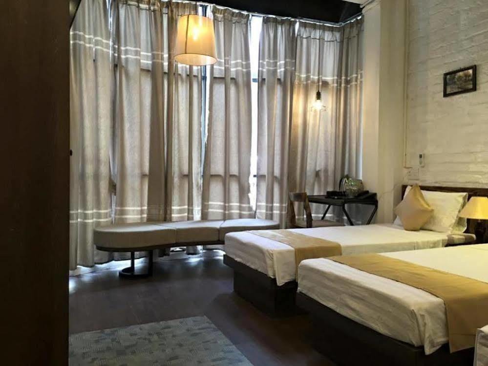 Luxury Backpakers Hotel Hanoi Exterior photo