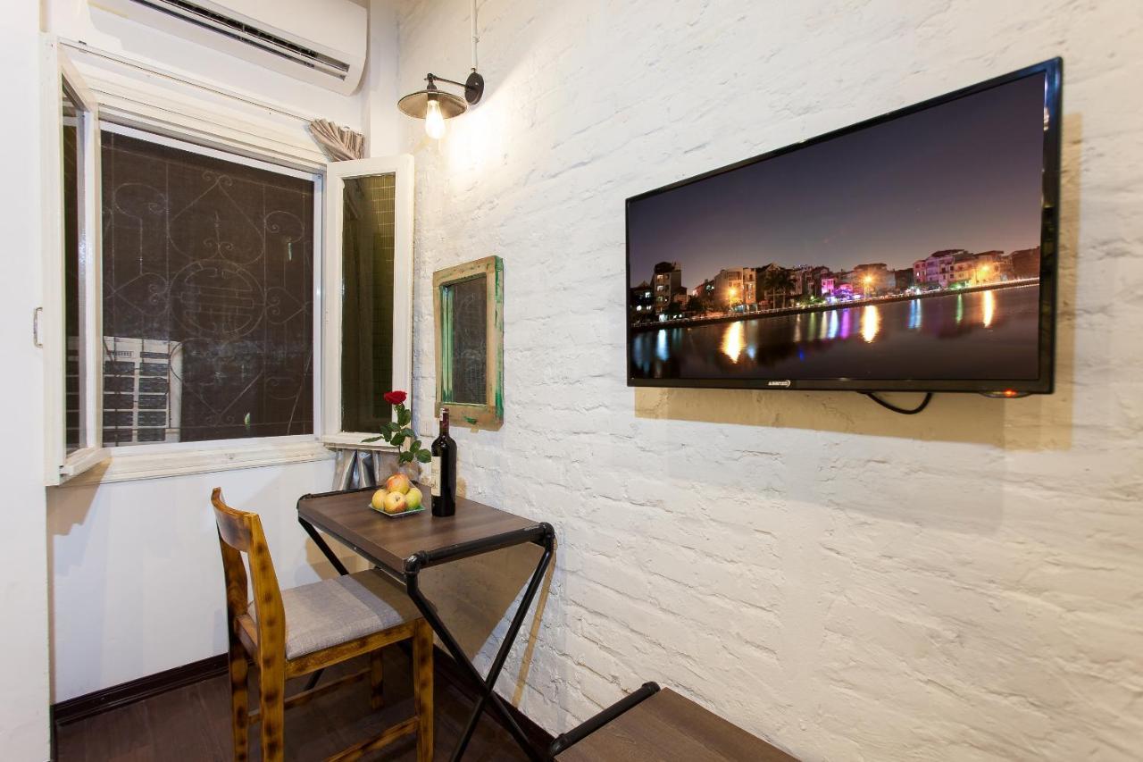 Luxury Backpakers Hotel Hanoi Exterior photo