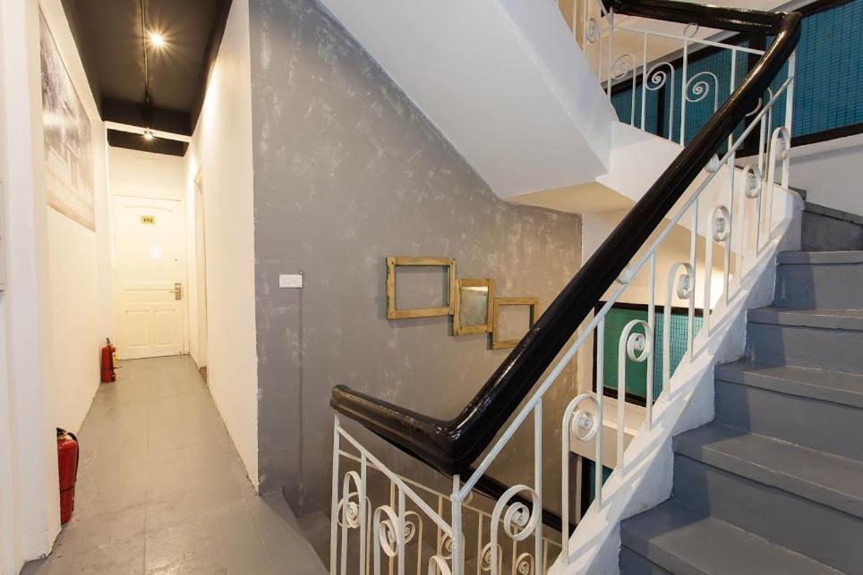 Luxury Backpakers Hotel Hanoi Exterior photo