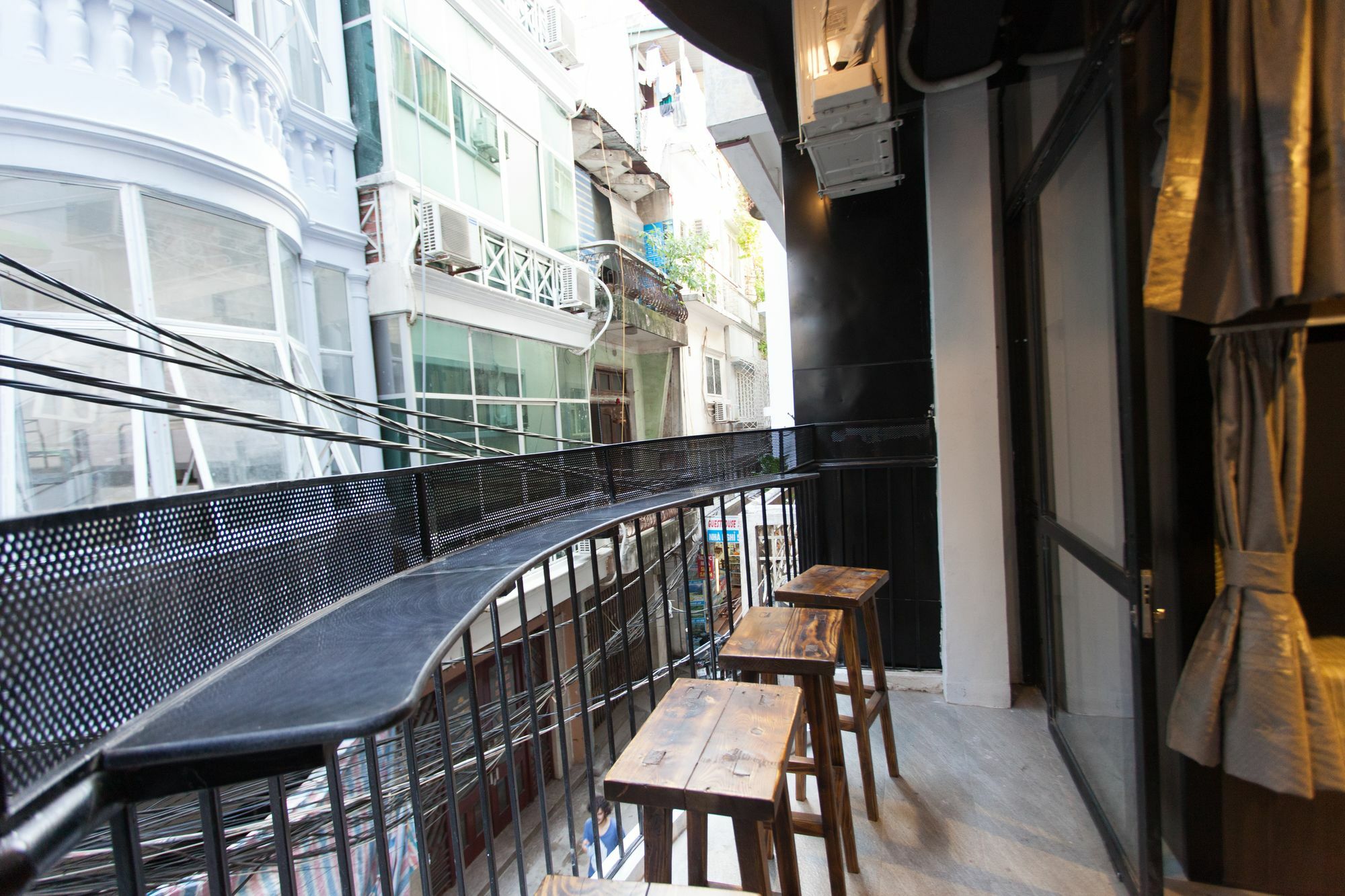 Luxury Backpakers Hotel Hanoi Exterior photo