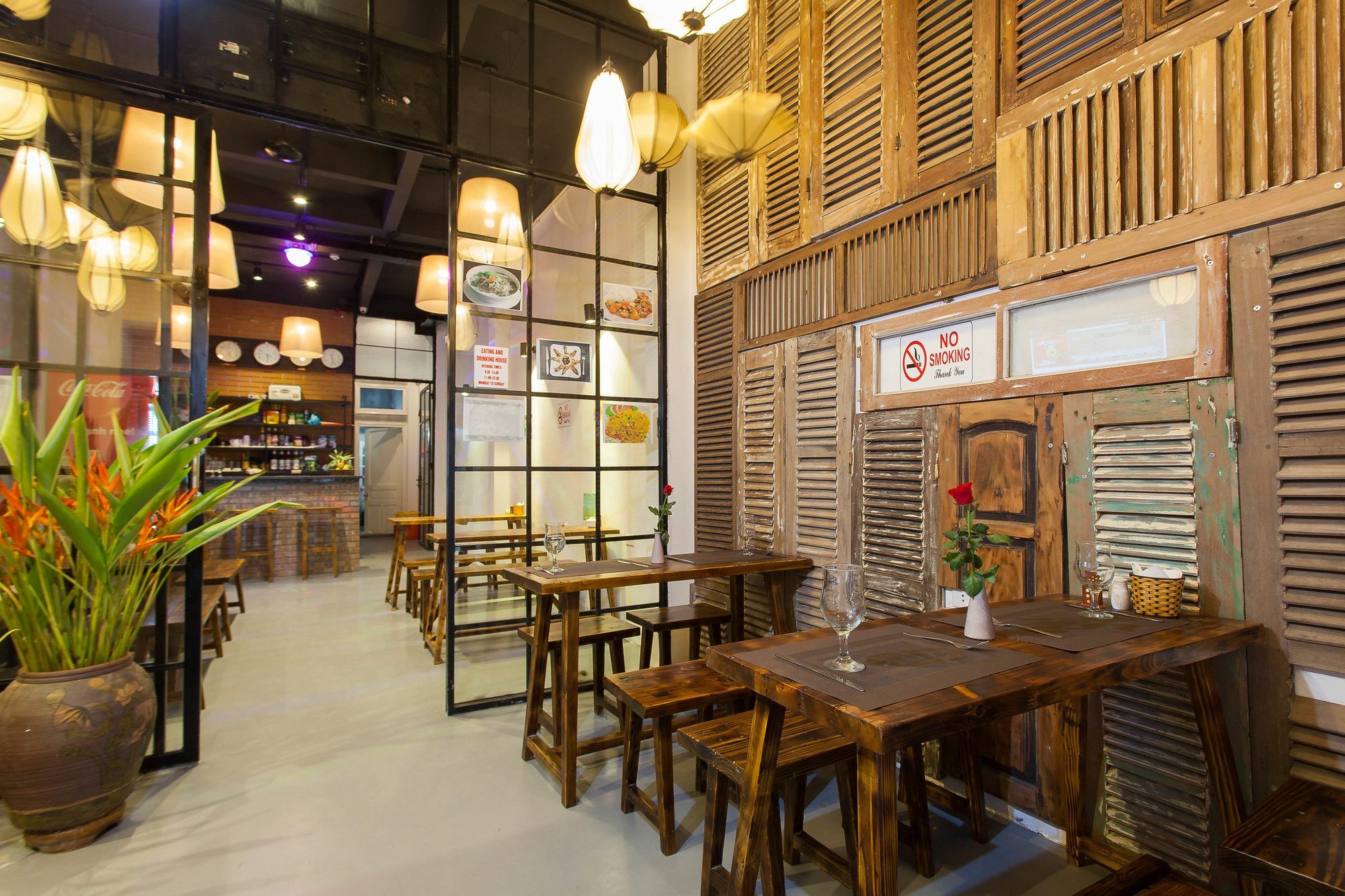 Luxury Backpakers Hotel Hanoi Exterior photo