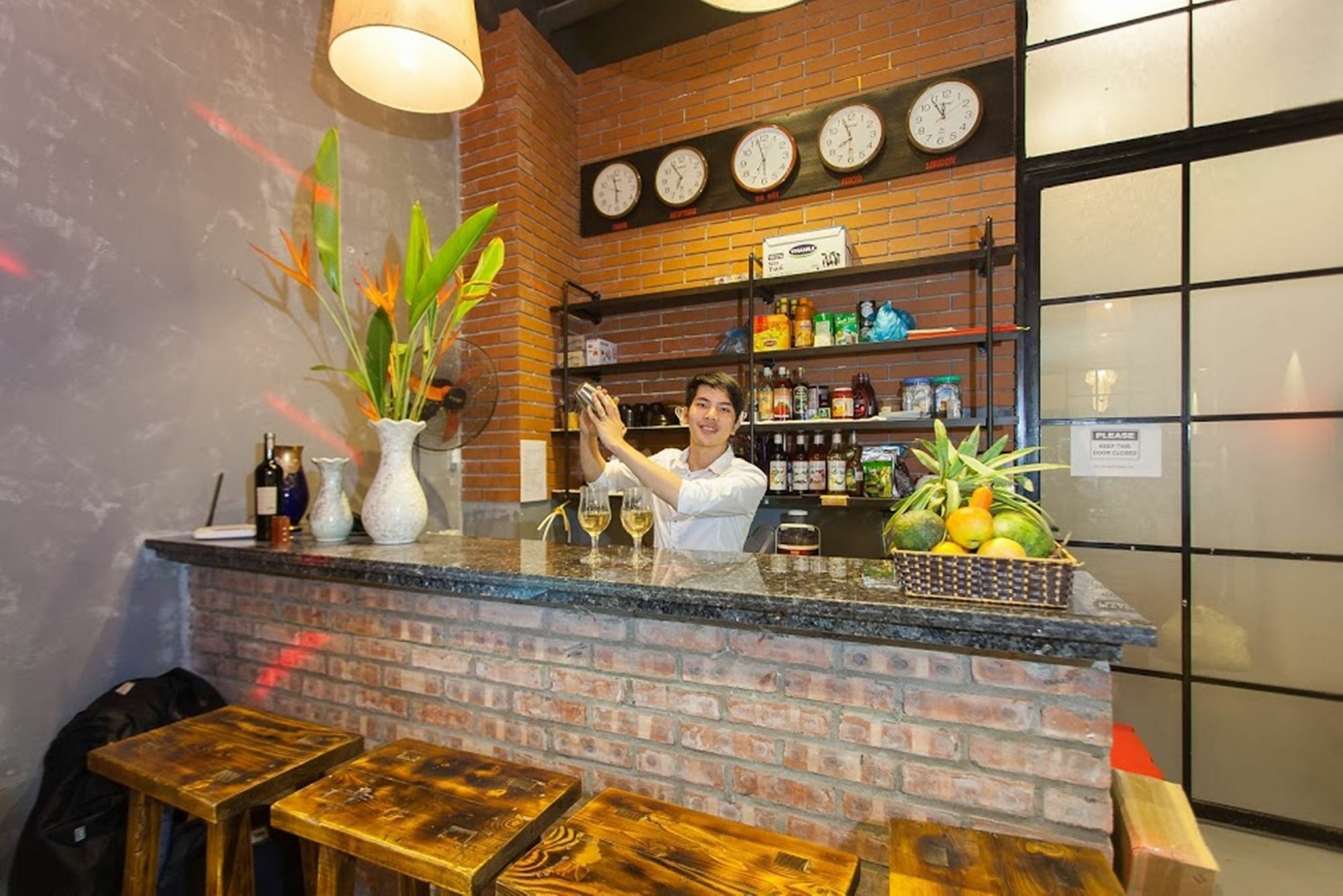 Luxury Backpakers Hotel Hanoi Exterior photo